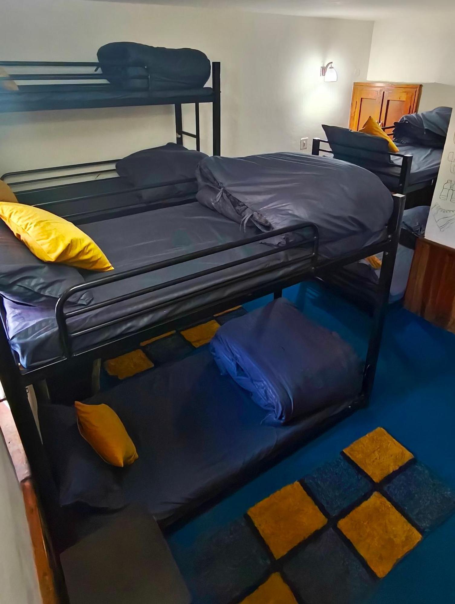 Basecamp Manali Hostel Room photo