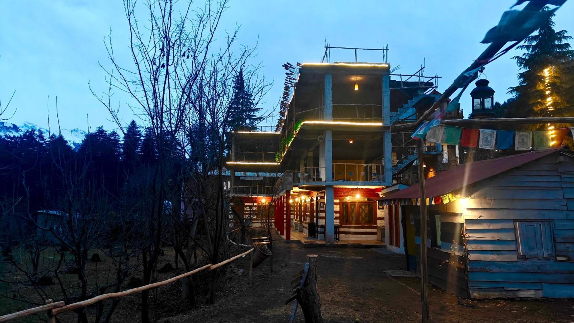 Basecamp Manali Hostel Exterior photo